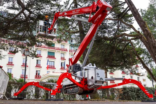 nacelle-araignee-elagage-grands-arbres Elagage des grands sujets avec une nacelle araignée