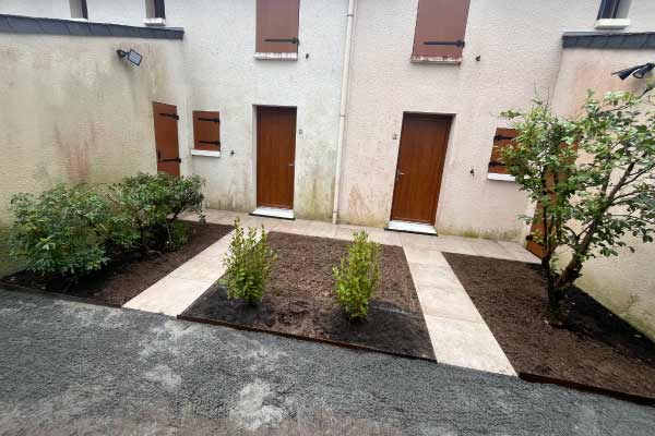 plantation-et-nettoyage-jardin-apres Exemple de jardin après nettoyage et plantation à Saint-Nazaire